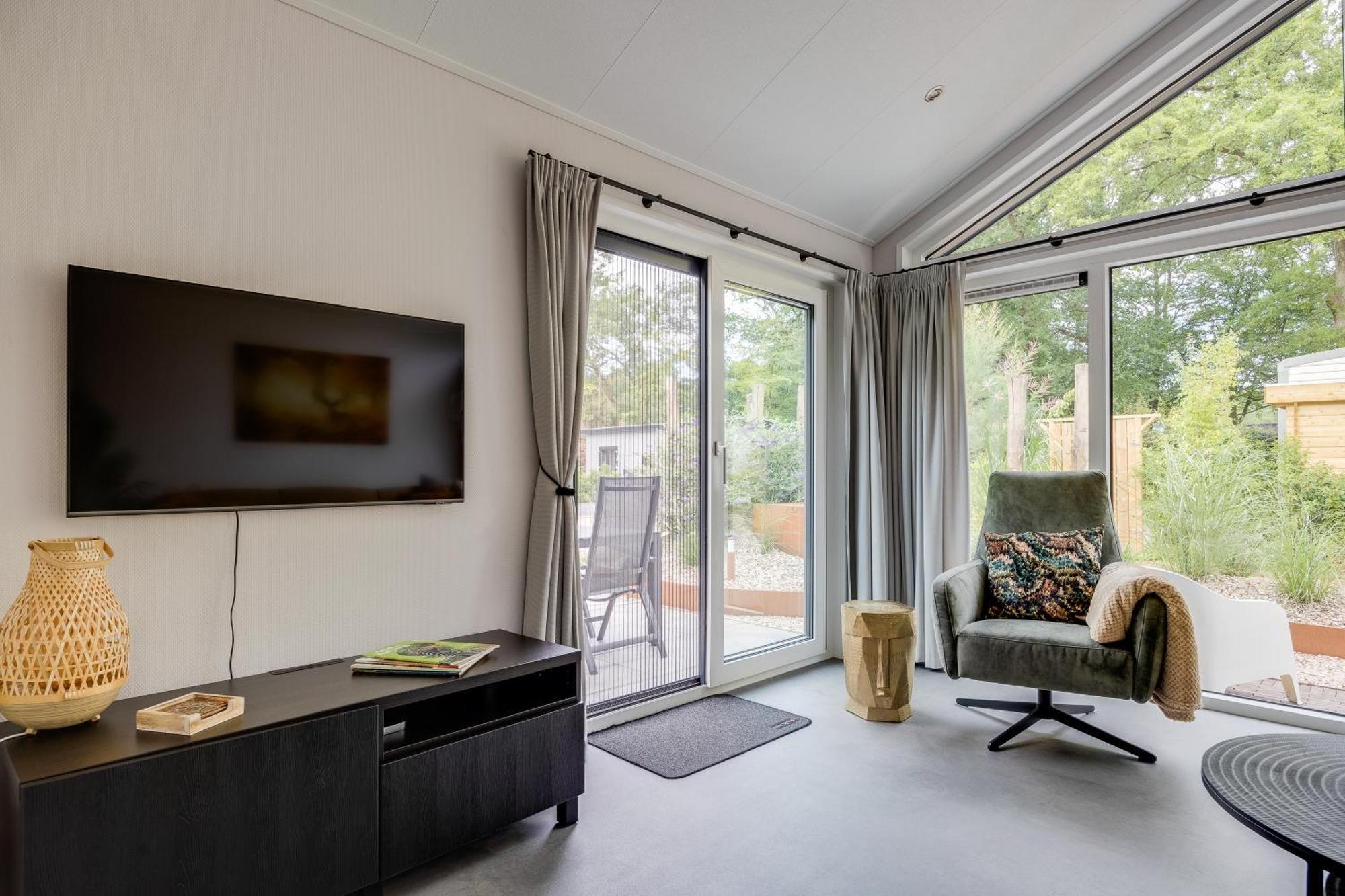 Modern Ingericht Chalet Op Groen Park Op De Veluwe Epe Exterior photo